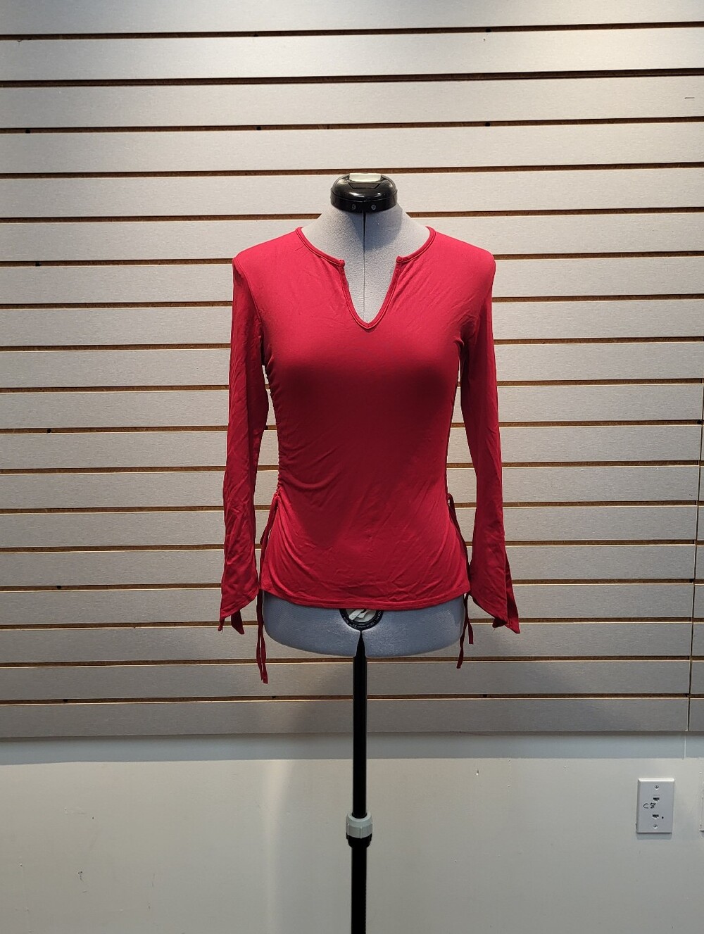 Women's Red Long-Sleeve Notch Neck Top